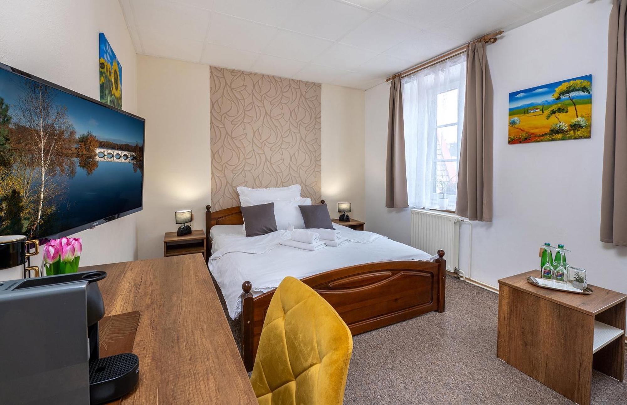 Rodinny Hotel Myslivna Třeboň Buitenkant foto