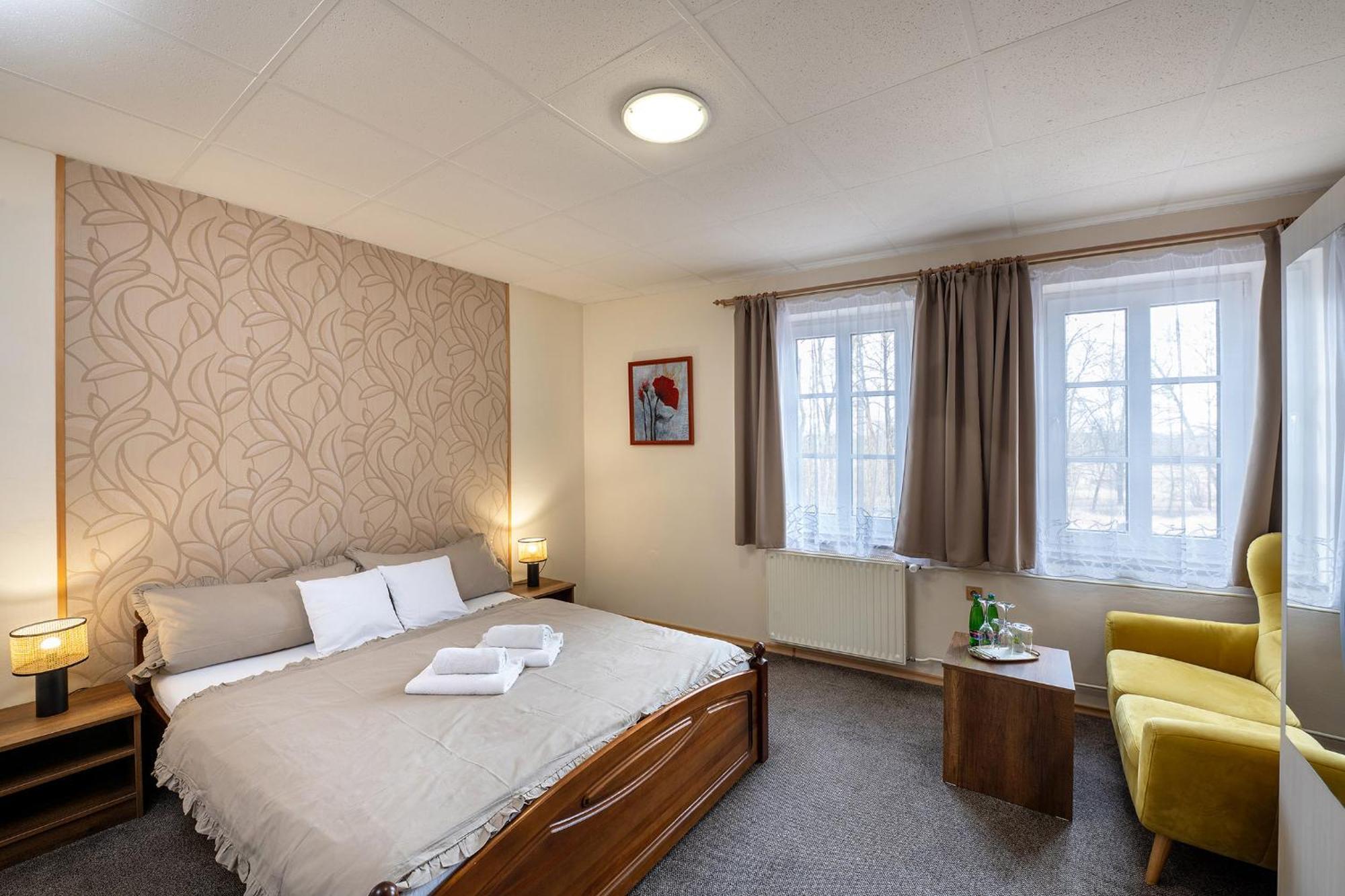 Rodinny Hotel Myslivna Třeboň Buitenkant foto