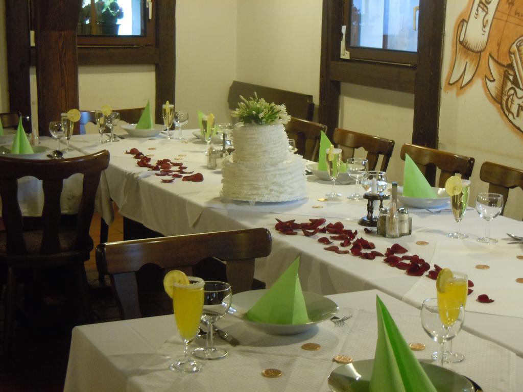 Rodinny Hotel Myslivna Třeboň Buitenkant foto