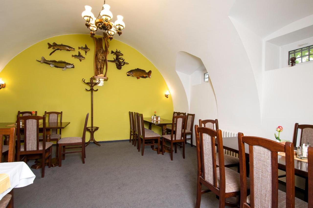 Rodinny Hotel Myslivna Třeboň Buitenkant foto