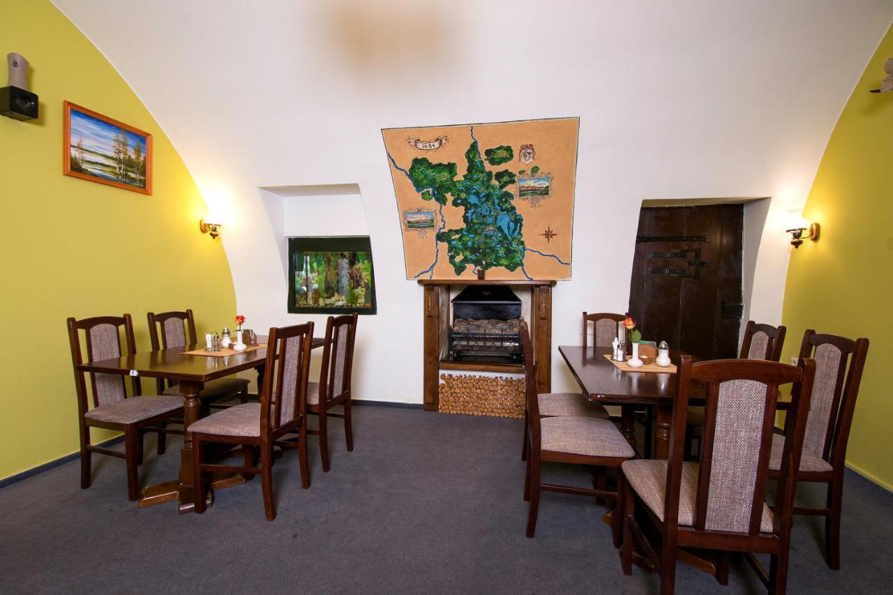 Rodinny Hotel Myslivna Třeboň Buitenkant foto